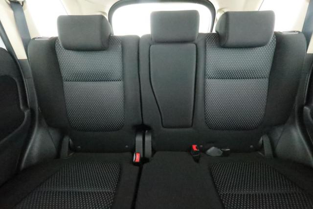 Mitsubishi Outlander image 2