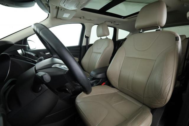 Ford Kuga image 9