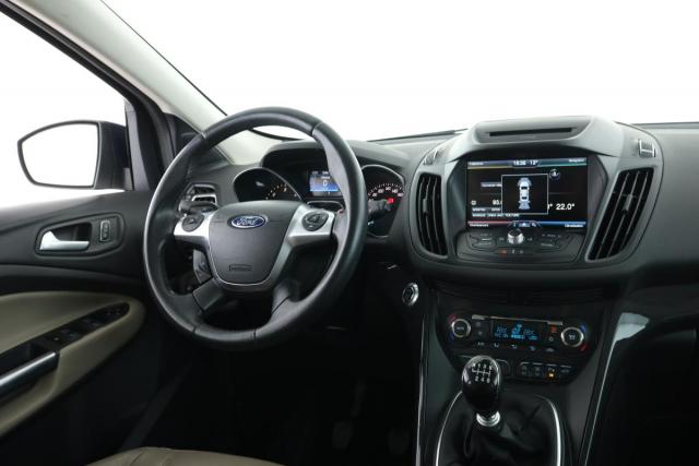 Ford Kuga image 3