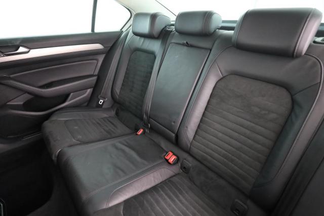 Volkswagen Passat image 1