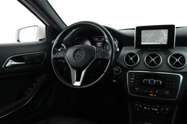 Mercedes Benz Gla image 4
