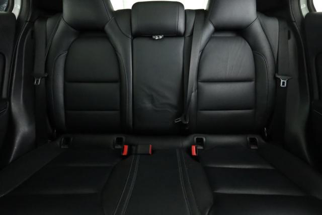 Mercedes Benz Gla image 6