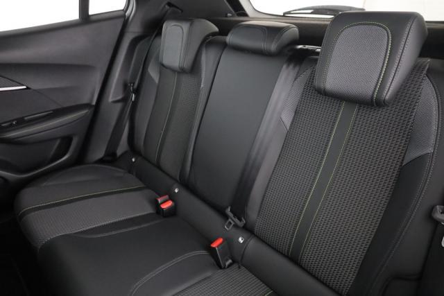 Peugeot 2008 image 6