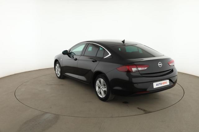 Opel Insignia image 2