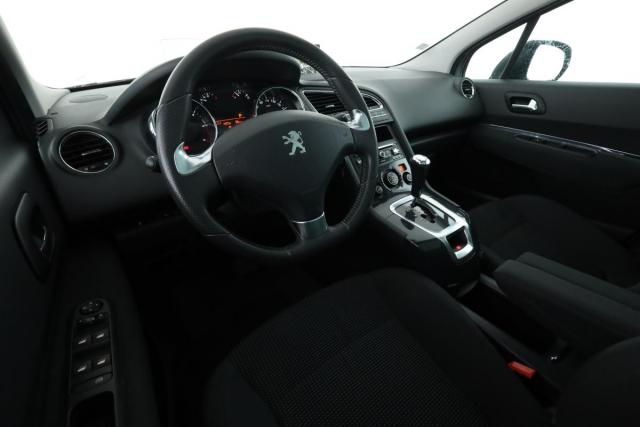 Peugeot 5008 image 2