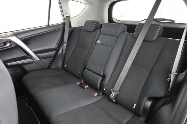 Toyota Rav4 image 8