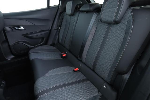 Peugeot 2008 image 9