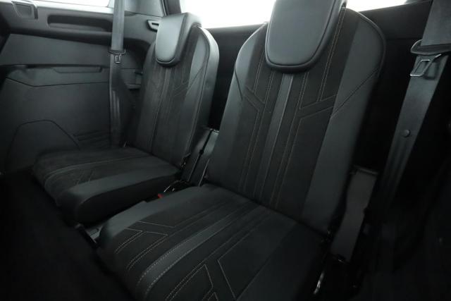 Peugeot 5008 image 1