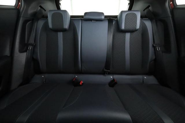 Peugeot 2008 image 7