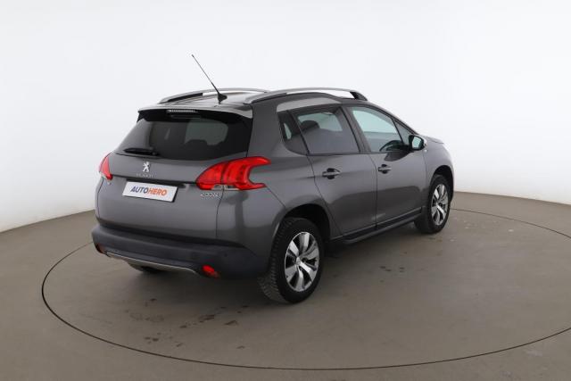 Peugeot 2008 image 9
