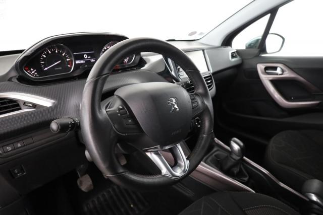 Peugeot 2008 image 2