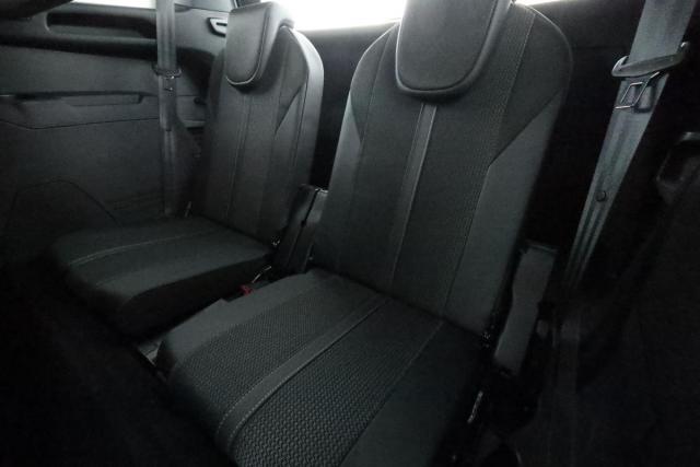 Peugeot 5008 image 8