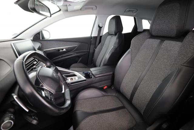 Peugeot 3008 image 2