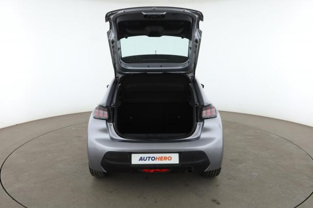 Peugeot 208 image 8