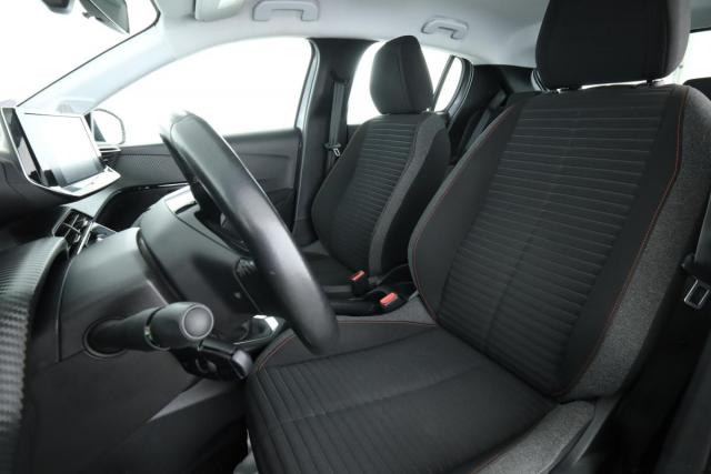Peugeot 208 image 6