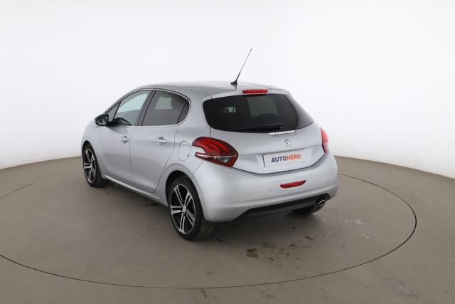 Peugeot 208 image 6