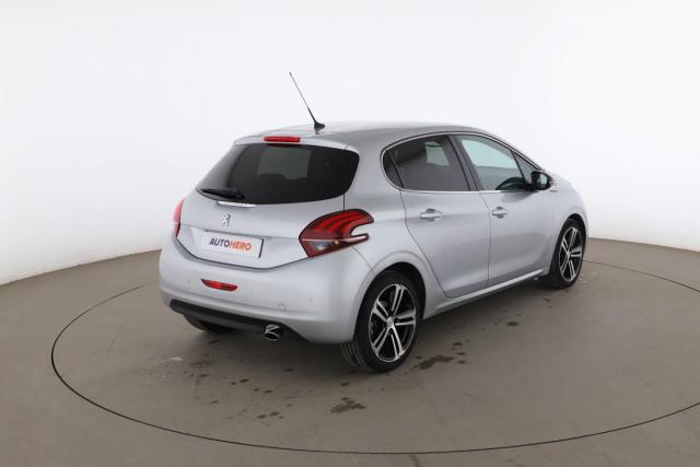 Peugeot 208 image 1