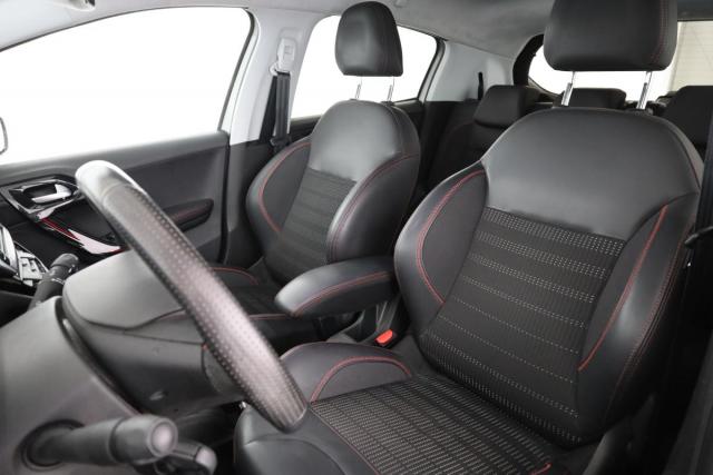 Peugeot 208 image 7