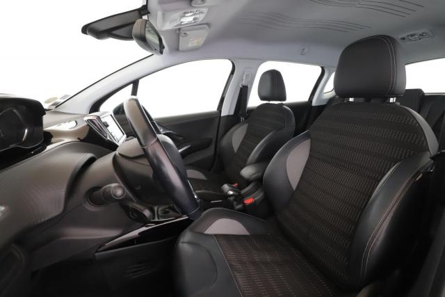 Peugeot 2008 image 2