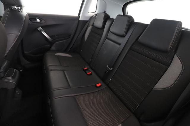 Peugeot 2008 image 8