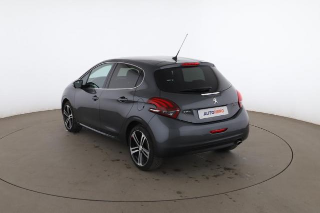 Peugeot 208 image 9