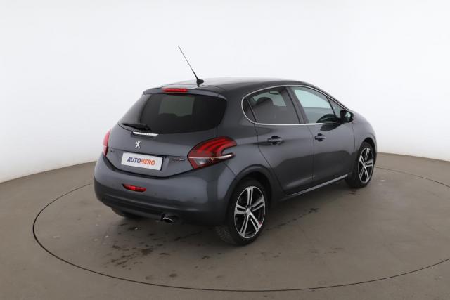 Peugeot 208 image 7