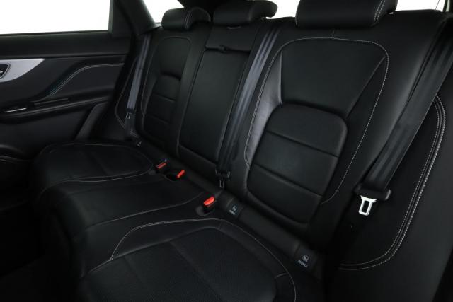 Jaguar F-Pace image 3