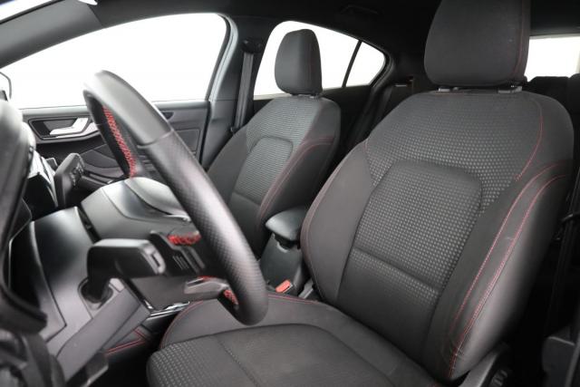 Ford Focus image 6