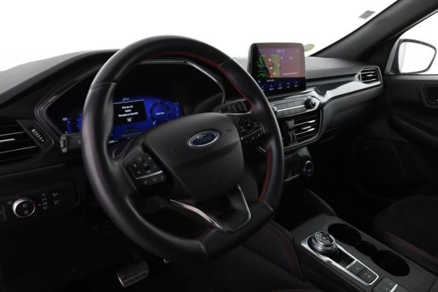 Ford Kuga image 3