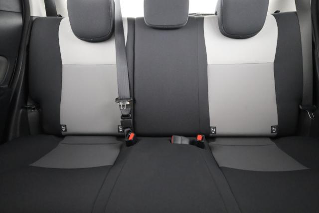 Toyota Yaris image 2