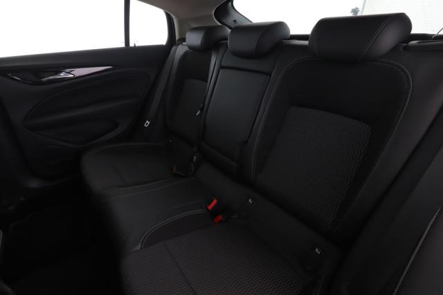 Opel Insignia image 1