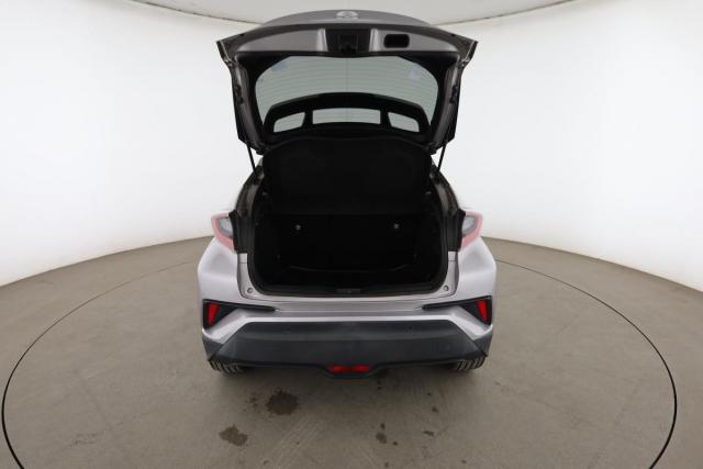 Toyota C-Hr image 1