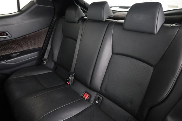 Toyota C-Hr image 9
