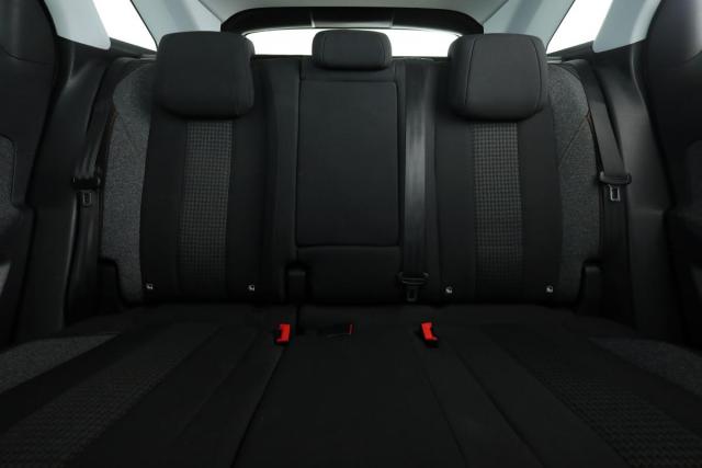 Peugeot 3008 image 2