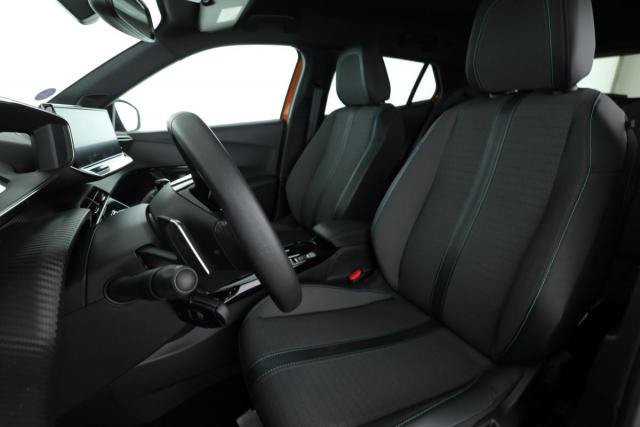 Peugeot 2008 image 2