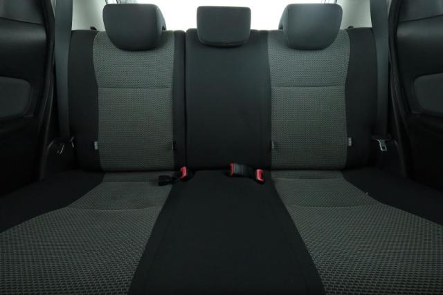 Toyota Yaris image 2