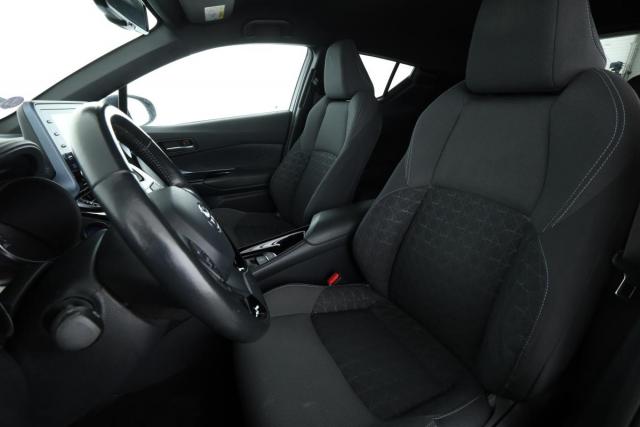 Toyota C-Hr image 9