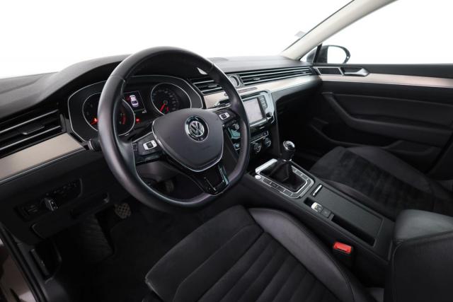 Volkswagen Passat image 2