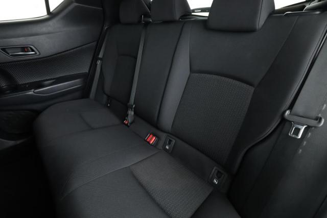 Toyota C-Hr image 6
