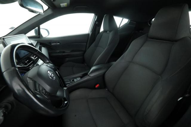 Toyota C-Hr image 1