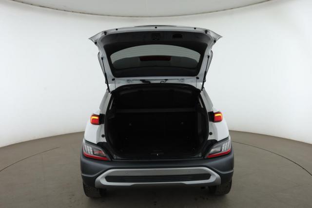 Hyundai Kona image 9