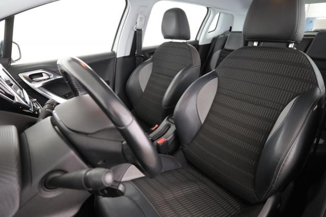 Peugeot 2008 image 8