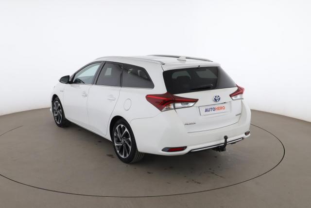 Toyota Auris image 9