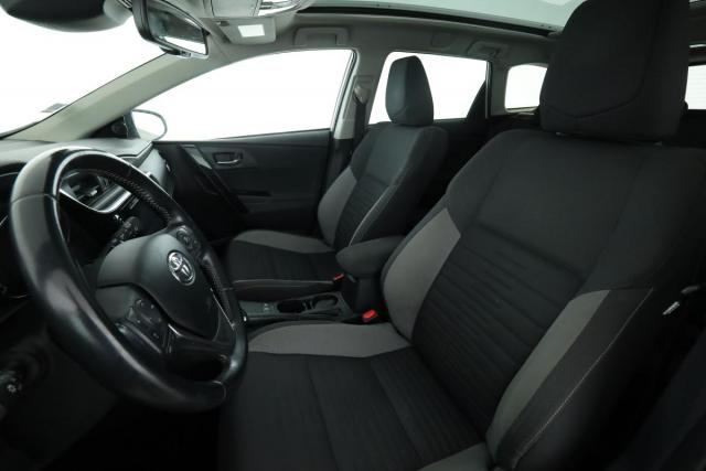 Toyota Auris image 4