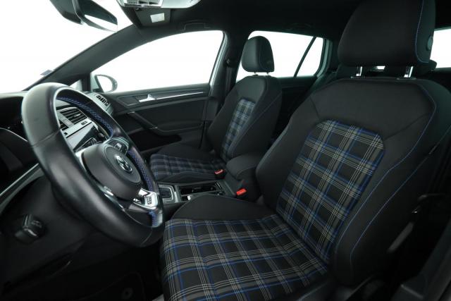 Volkswagen Golf image 6