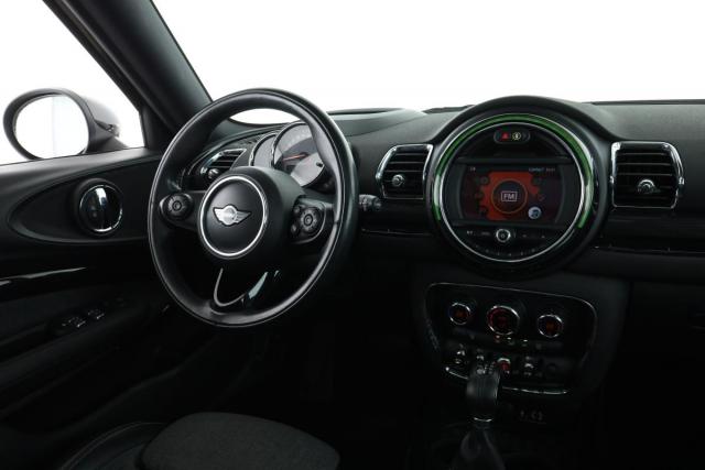 Mini Clubman image 2