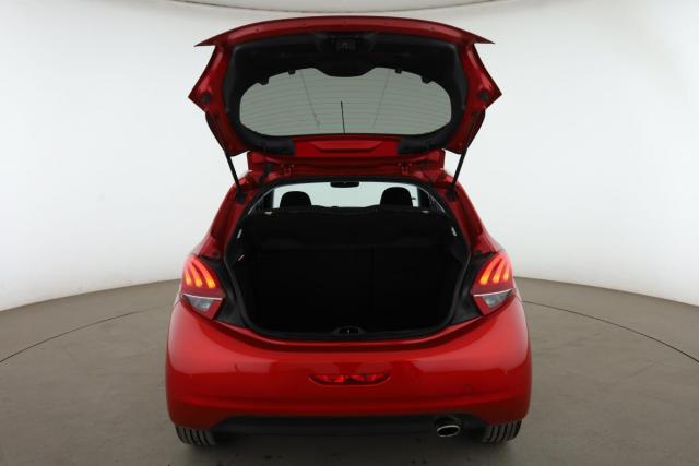 Peugeot 208 image 9