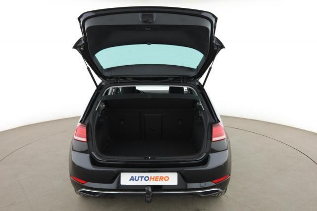 Volkswagen Golf image 8