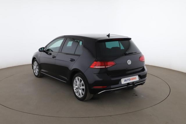 Volkswagen Golf image 9