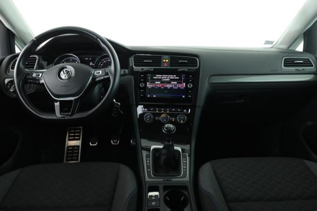 Volkswagen Golf image 7